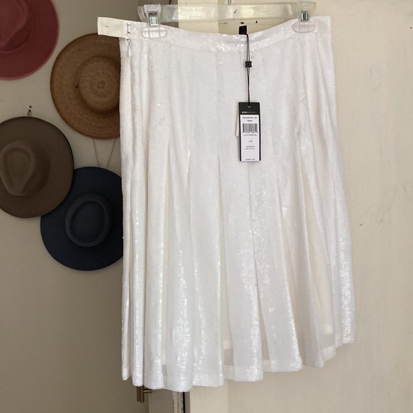 BCBGmaxazria - Picture 4 of 6